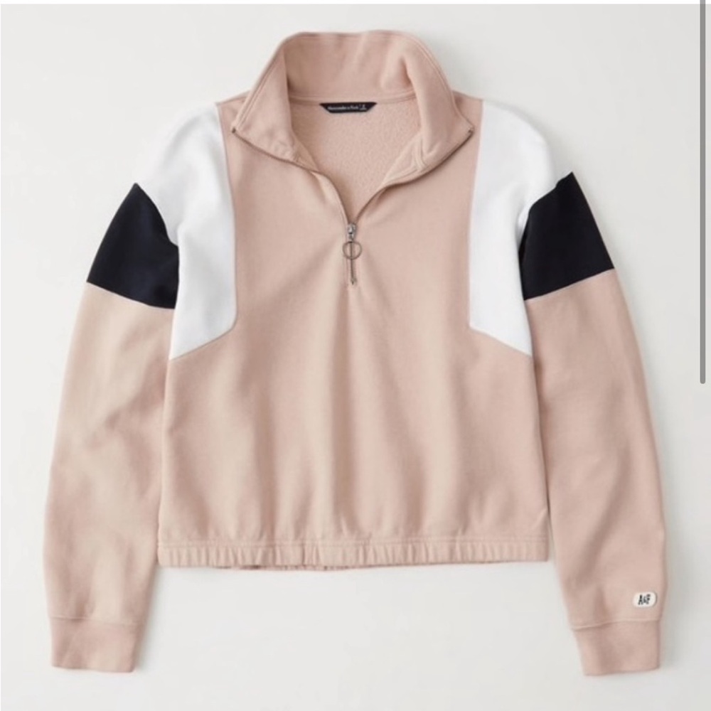 Abercrombie & Fitch	
Colorblock Half-Zip Sweatshirt - M